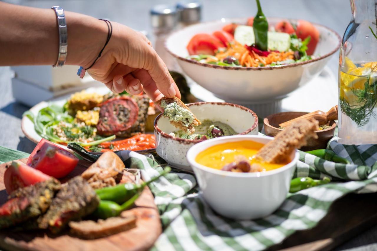 Vita Rama Holistic Hotel And Retreats - Vegan Full Board Obzor Bagian luar foto