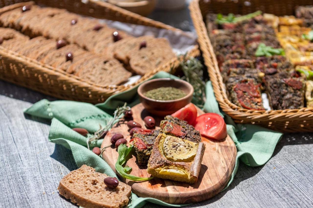 Vita Rama Holistic Hotel And Retreats - Vegan Full Board Obzor Bagian luar foto