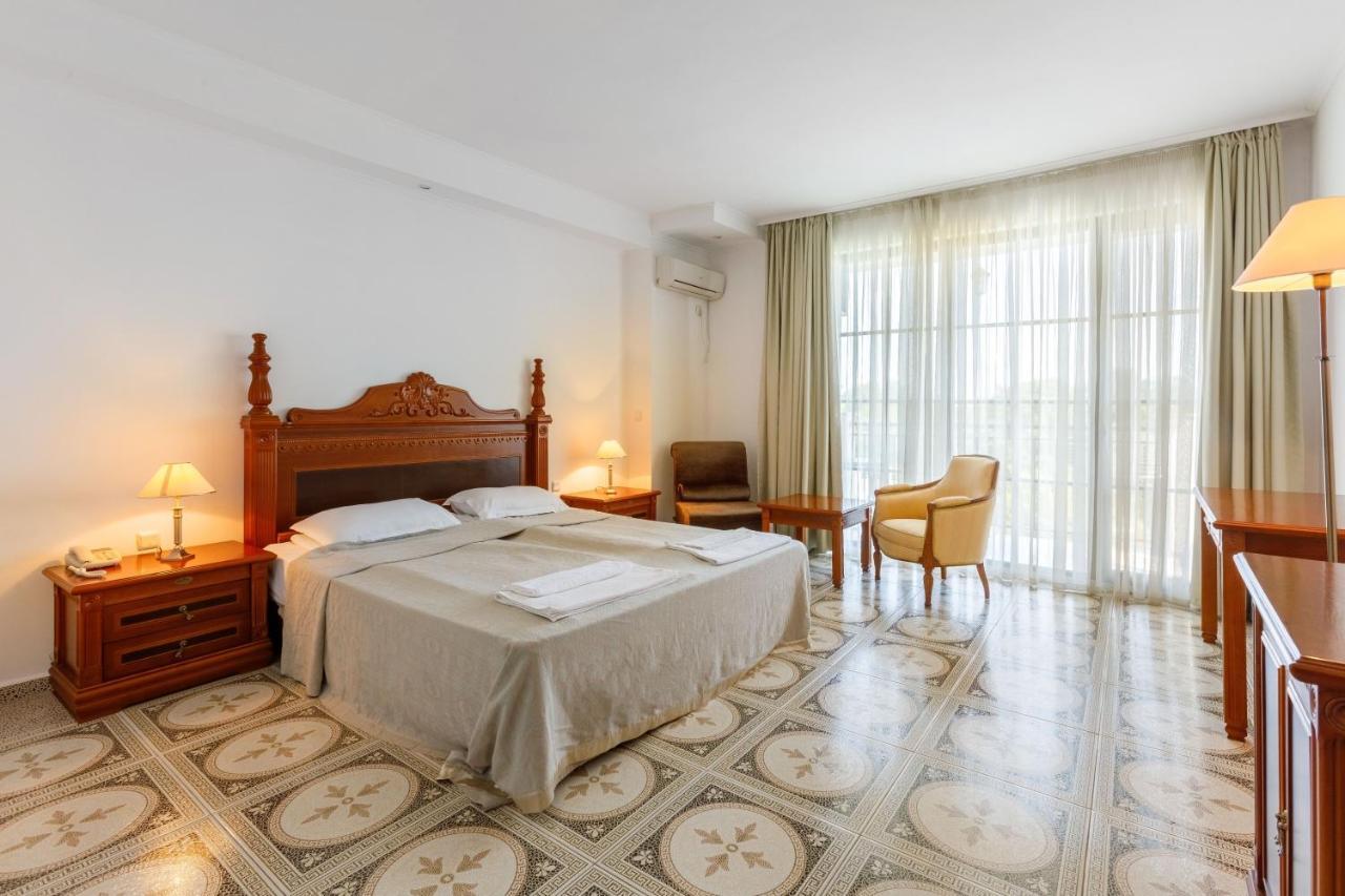 Vita Rama Holistic Hotel And Retreats - Vegan Full Board Obzor Bagian luar foto